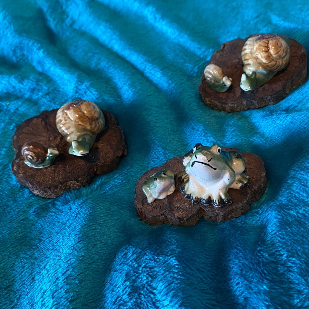 Vintage
Ceramic Frog and Snail Figurines